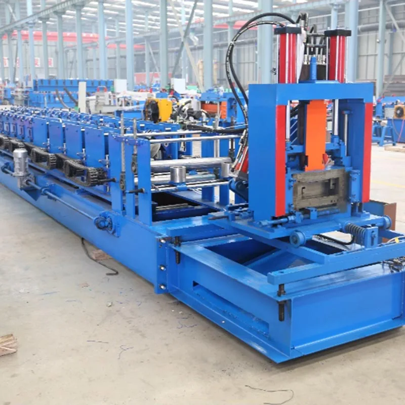 Máquina formadora de rolos de terça C