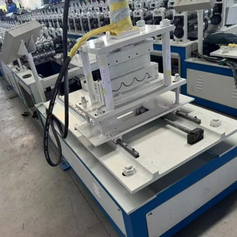 Máquina formadora de rolo servo ininterrupta